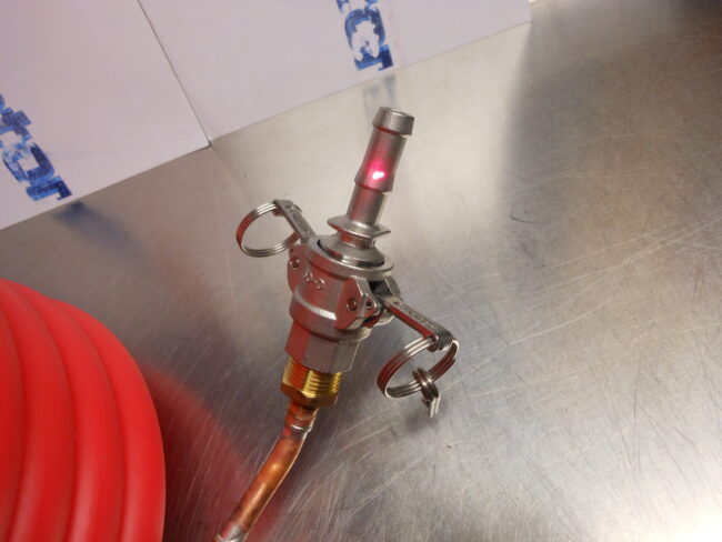 1/2" male camlock to 1/2" hose barb fitting in stainless steel