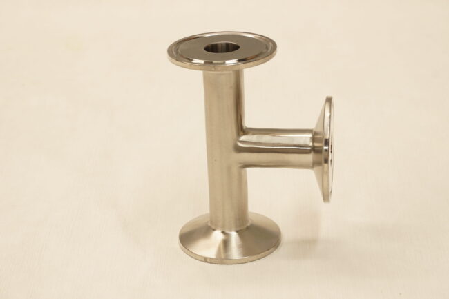 side view of TC tee with tri clamp flanges in 1/2" size